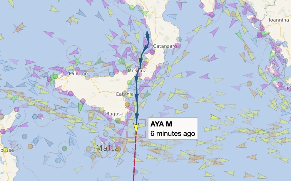 Nave di Panama a \"spasso\" sulle nostre coste. Granata: «Intervenga la nostra capitaneria»