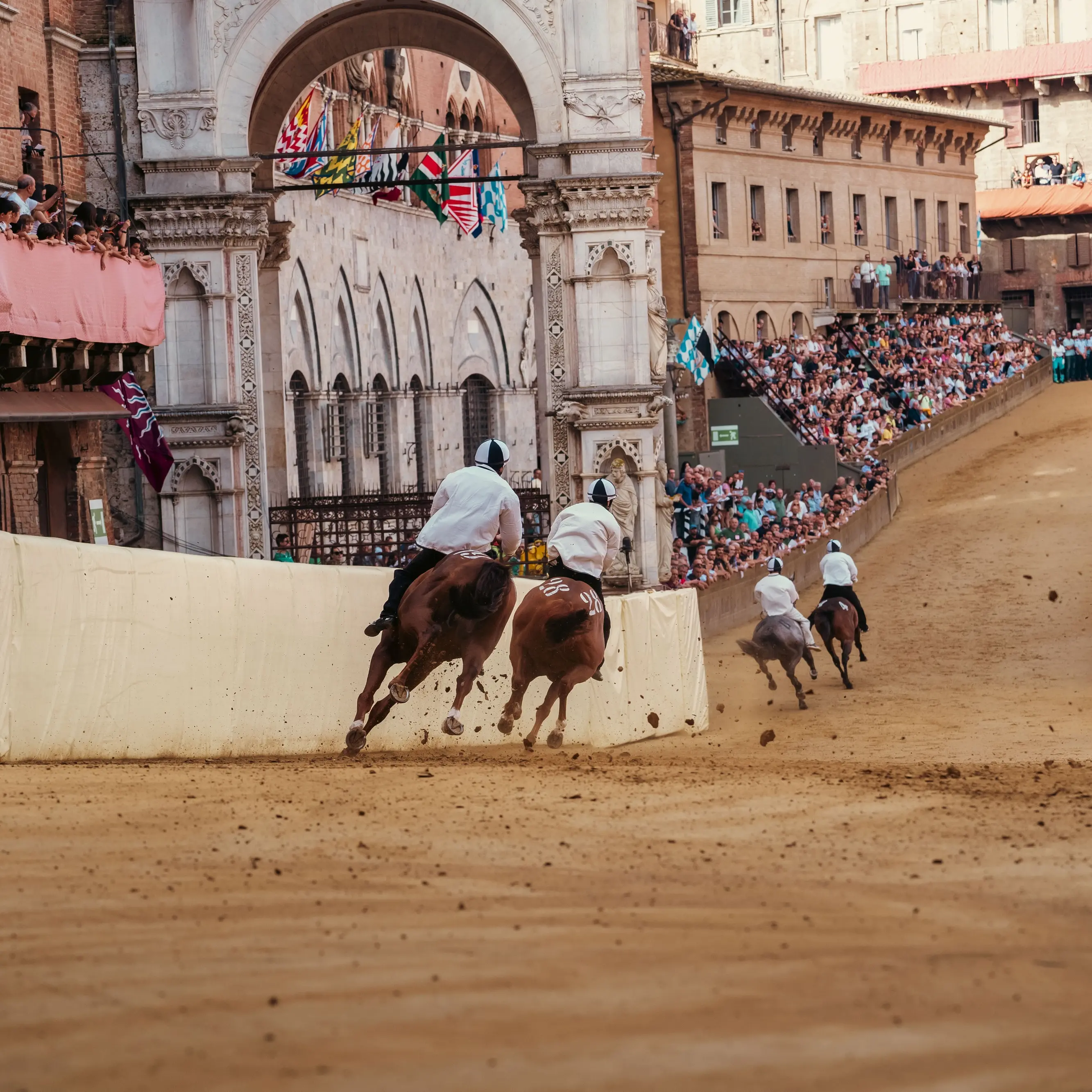 Alla fine ha vinto l’Oca: Tittia trionfa su Diodoro nel Palio di Siena più combattuto degli ultimi anni
