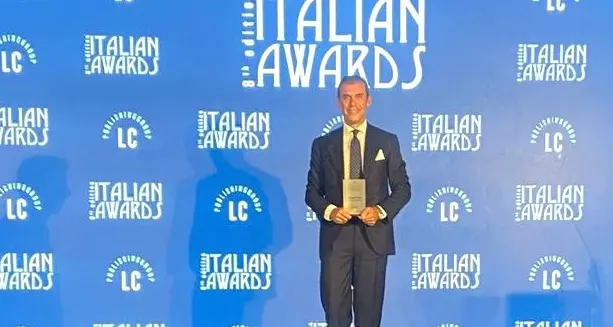 Il calabrese Vincenzo Fedele premiato come avvocato dell’anno: la cerimonia a Napoli
