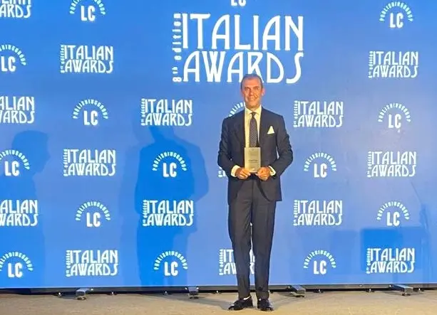 Il calabrese Vincenzo Fedele premiato come avvocato dell’anno: la cerimonia a Napoli