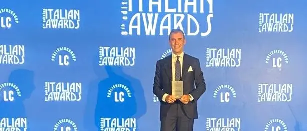 Il calabrese Vincenzo Fedele premiato come avvocato dell’anno: la cerimonia a Napoli