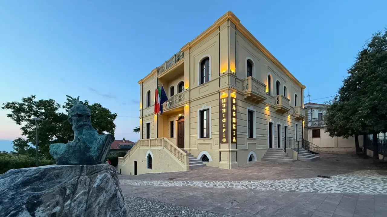 Gli arbëreshë e il forte legame con la madre patria, tutto pronto per il gemellaggio\u00A0tra San Demetrio Corone e Lezhe