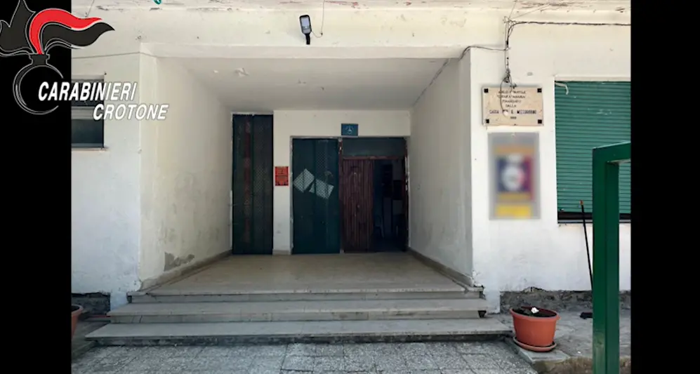 Frode di fondi pubblici, sequestrata un’associazione onlus di volontariato del Crotonese: due indagati