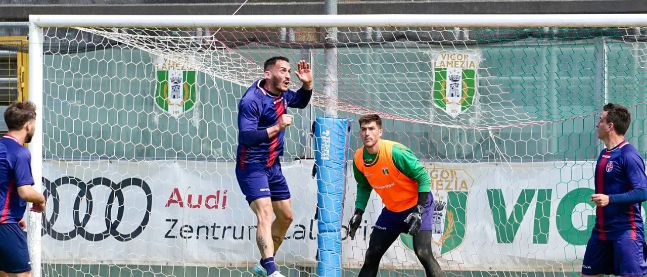 Vigor Lamezia, i guantoni biancoverdi li indosserà ancora Serafino Iannì: trovato l'accordo per il rinnovo\n