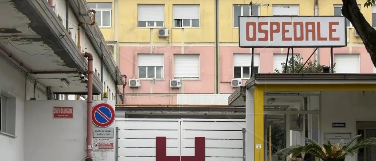 Vibo, avviso di garanzia al 67enne che ha cercato di darsi fuoco davanti all’ospedale\n