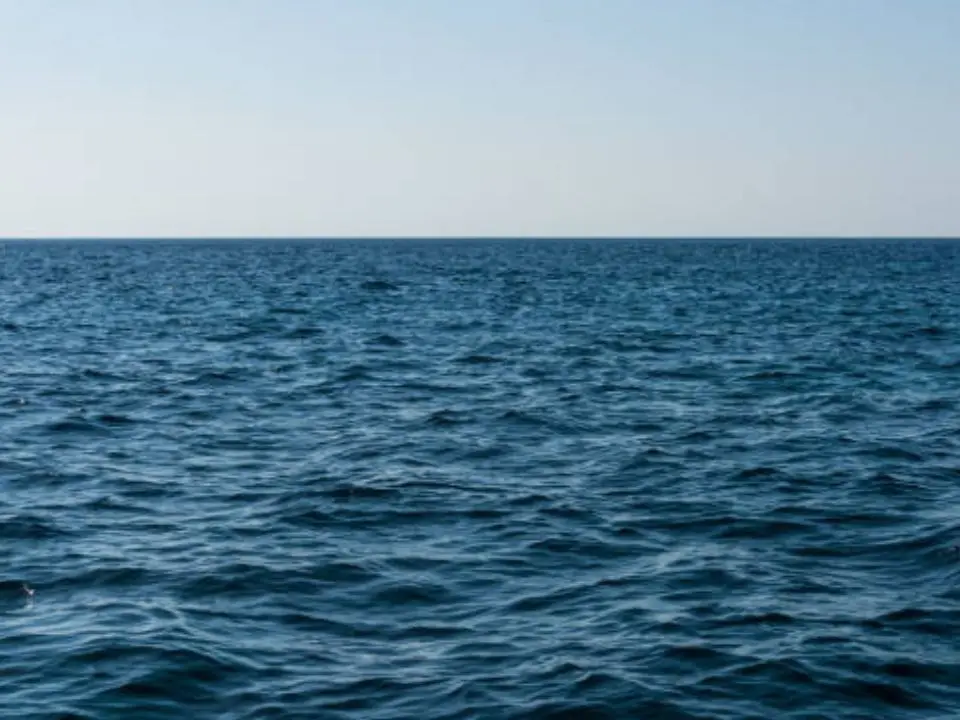 Mediterraneo sempre più bollente, Goletta verde lancia l’allarme: «Non è caldo, è crisi climatica»