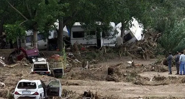 Il Texas come la Calabria, 25 anni fa a Soverato l’alluvione che spazzò via un camping e 13 vite\n