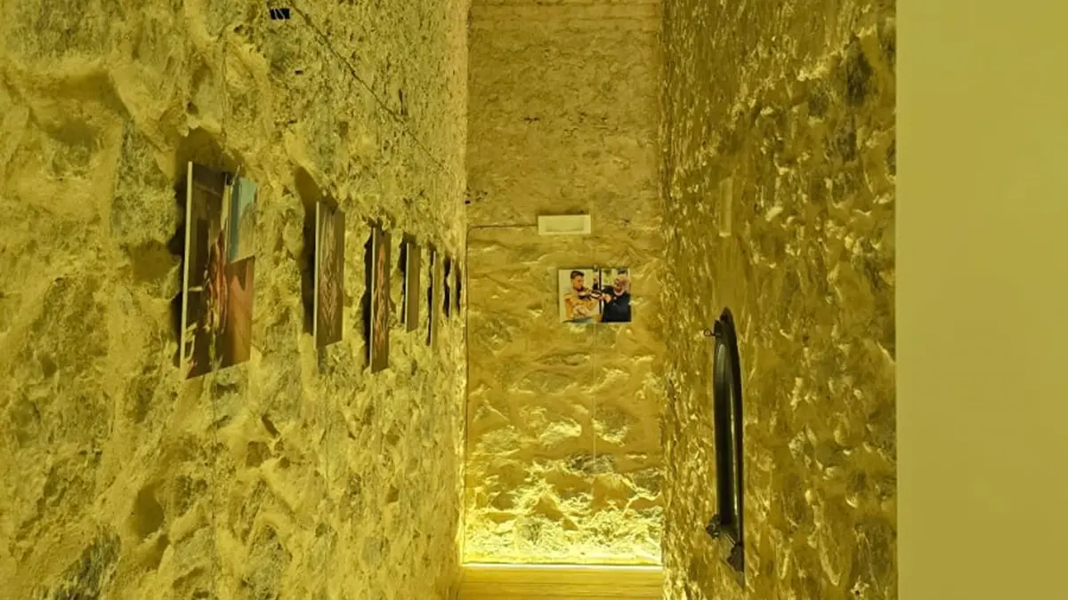 <p>Uno dei cunicoli del forte di Ecolandia, ad Arghill&agrave;, dove&nbsp;&egrave; stata allestita la mostra</p>\\n