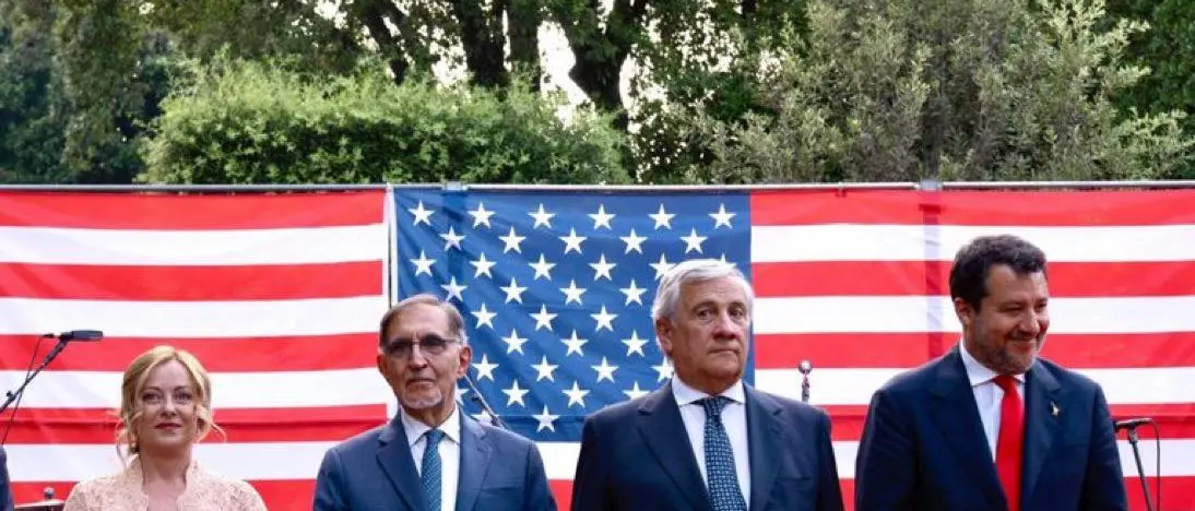 \"Prima gli italiani\", ma festeggiano l’indipendenza Usa: il patriottismo da vetrina della destra italiana\n