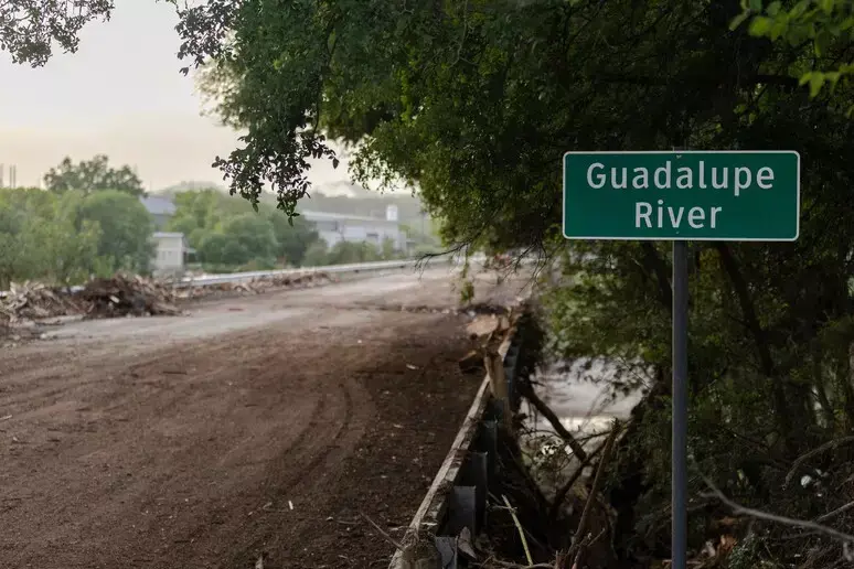 Alluvione in Texas, almeno 50 i morti:\u00A0si cercano ancora 27 bambine\n
