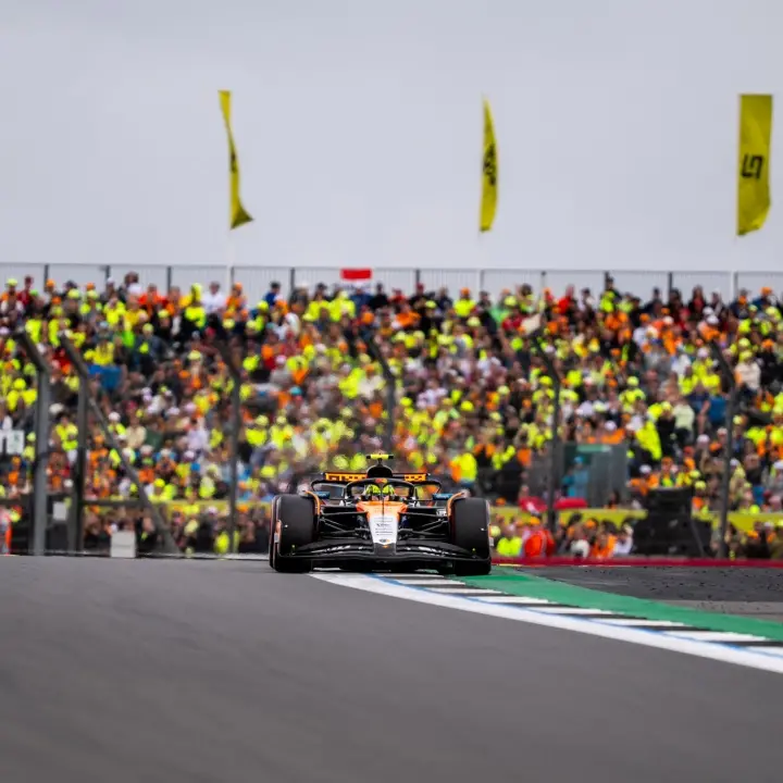 Formula 1, McLaren trionfa con Norris. La Ferrari di Hamilton quarta\n