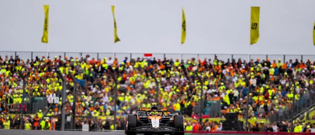 Formula 1, McLaren trionfa con Norris. La Ferrari di Hamilton quarta\n