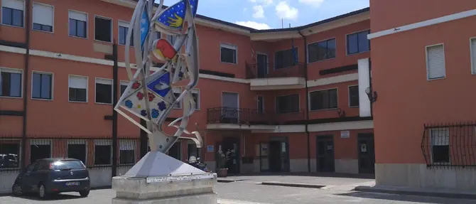 Bisignano, la maggioranza scricchiola. L’assessore Stefania De Marco lascia le deleghe: «Obiettivi disattesi, passo all’opposizione»\n