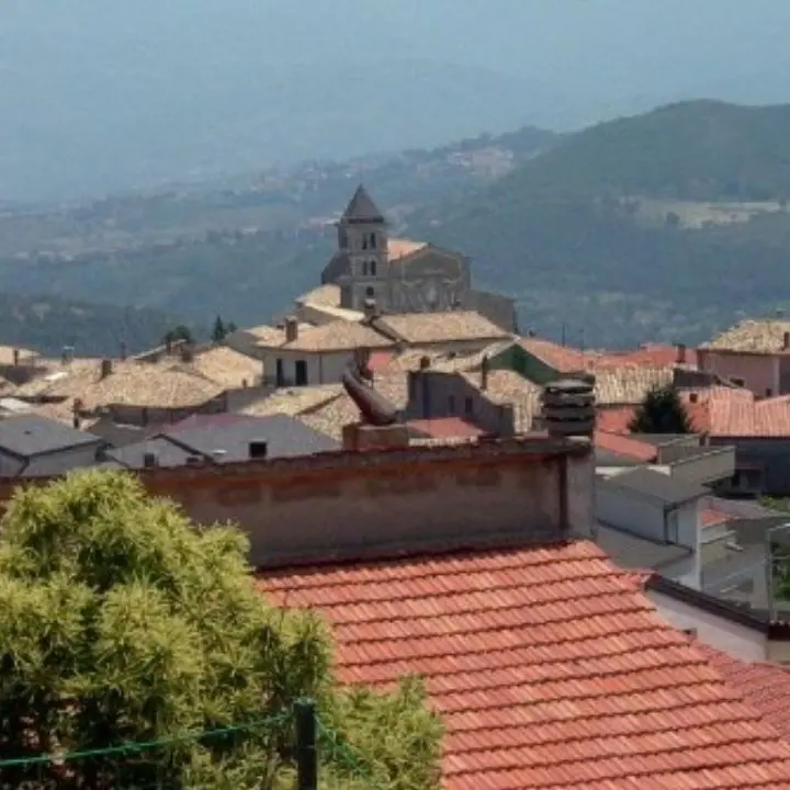Cerisano palcoscenico del sapere: al via il corso “Linguaggi dello spettacolo e della comunicazione”\n