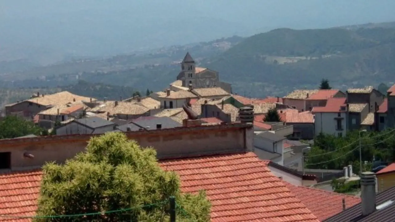 Cerisano palcoscenico del sapere: al via il corso “Linguaggi dello spettacolo e della comunicazione”\n