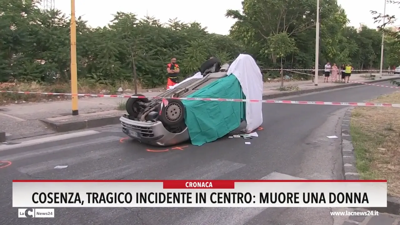 Cosenza, tragico incidente in centro: muore una donna