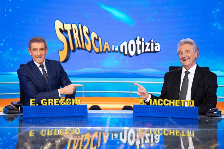 Striscia la Notizia cambia pelle: Pier Silvio Berlusconi prepara la rivoluzione soft del tg satirico più longevo della tv italiana\n