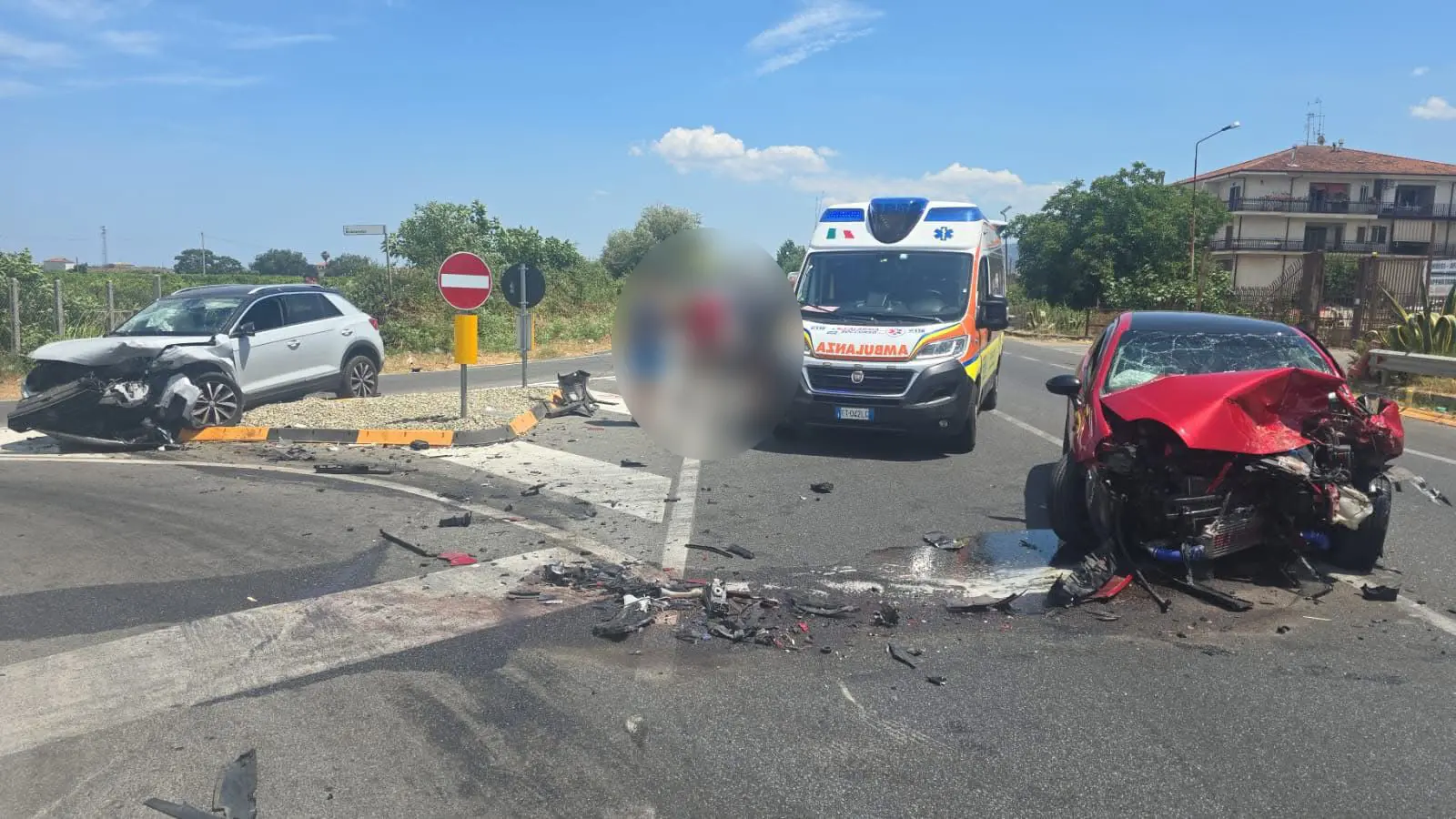 Corigliano Rossano, ancora un incidente sulla statale 106: due feriti, interviene l’elisoccorso\n