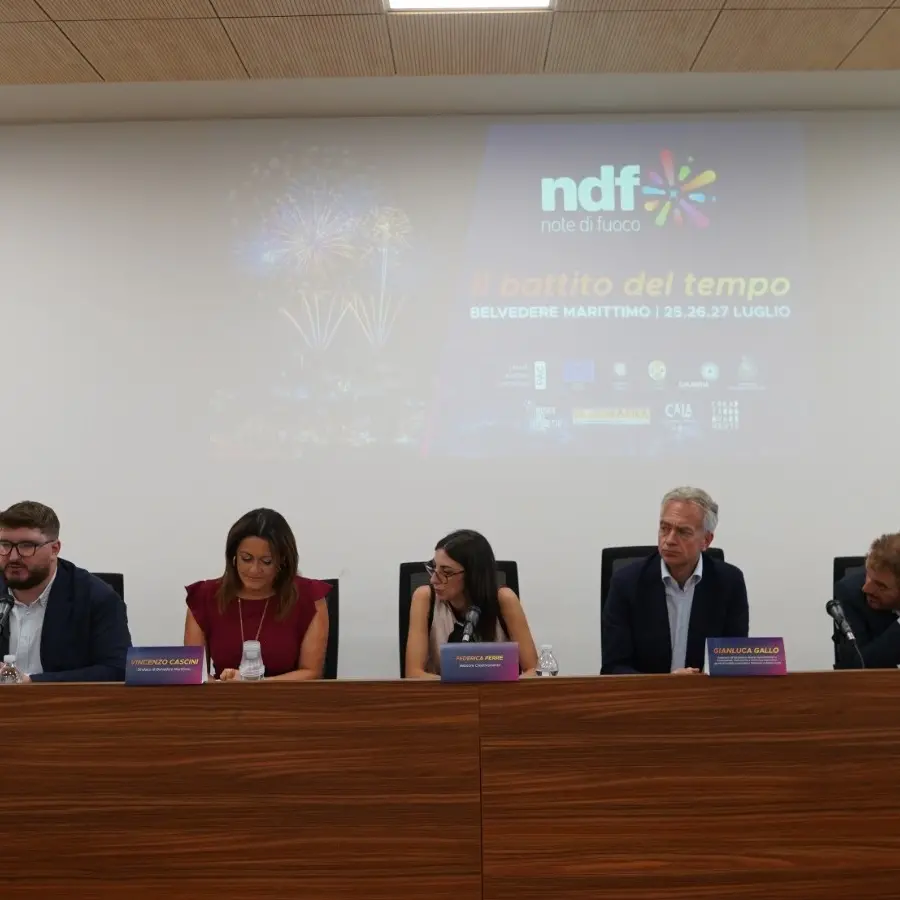 Note di fuoco, a Belvedere Marittimo i più grandi maestri italiani e internazionali dell’arte pirotecnica\n