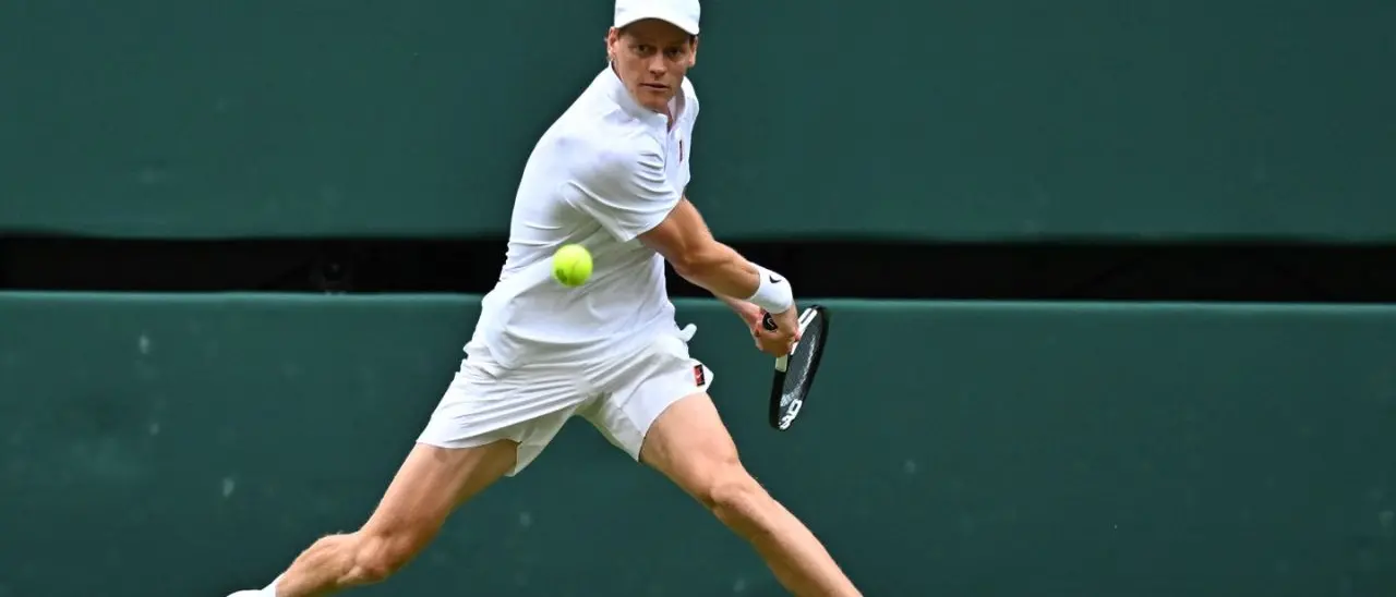 Tennis, Dimitrov avanti di due set si ritira in lacrime: Sinner accede ai quarti a Wimbledon\n