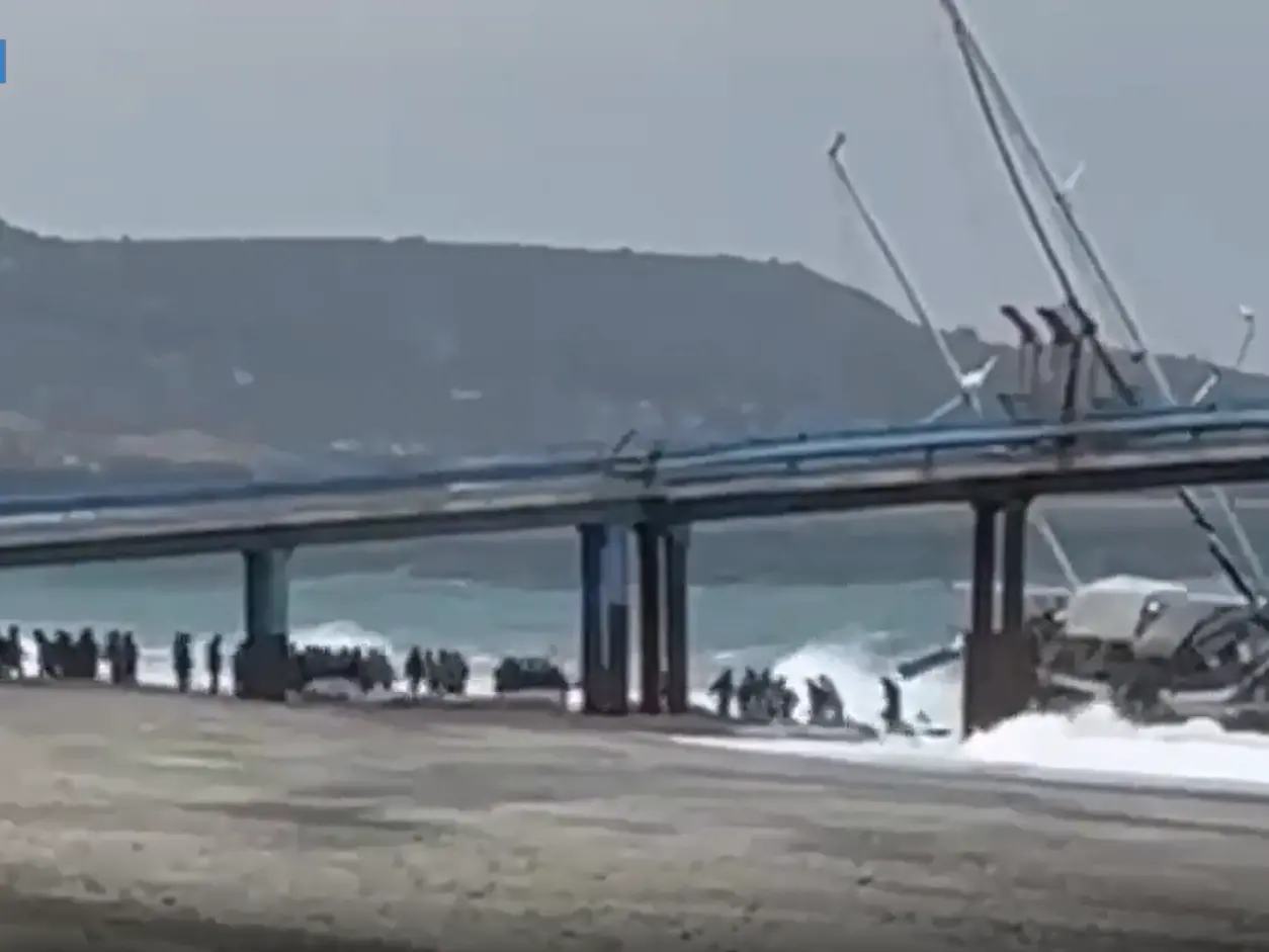 Dalla Turchia alla Calabria stipati su barche a vela, smantellato maxi traffico di migranti: 25 arresti