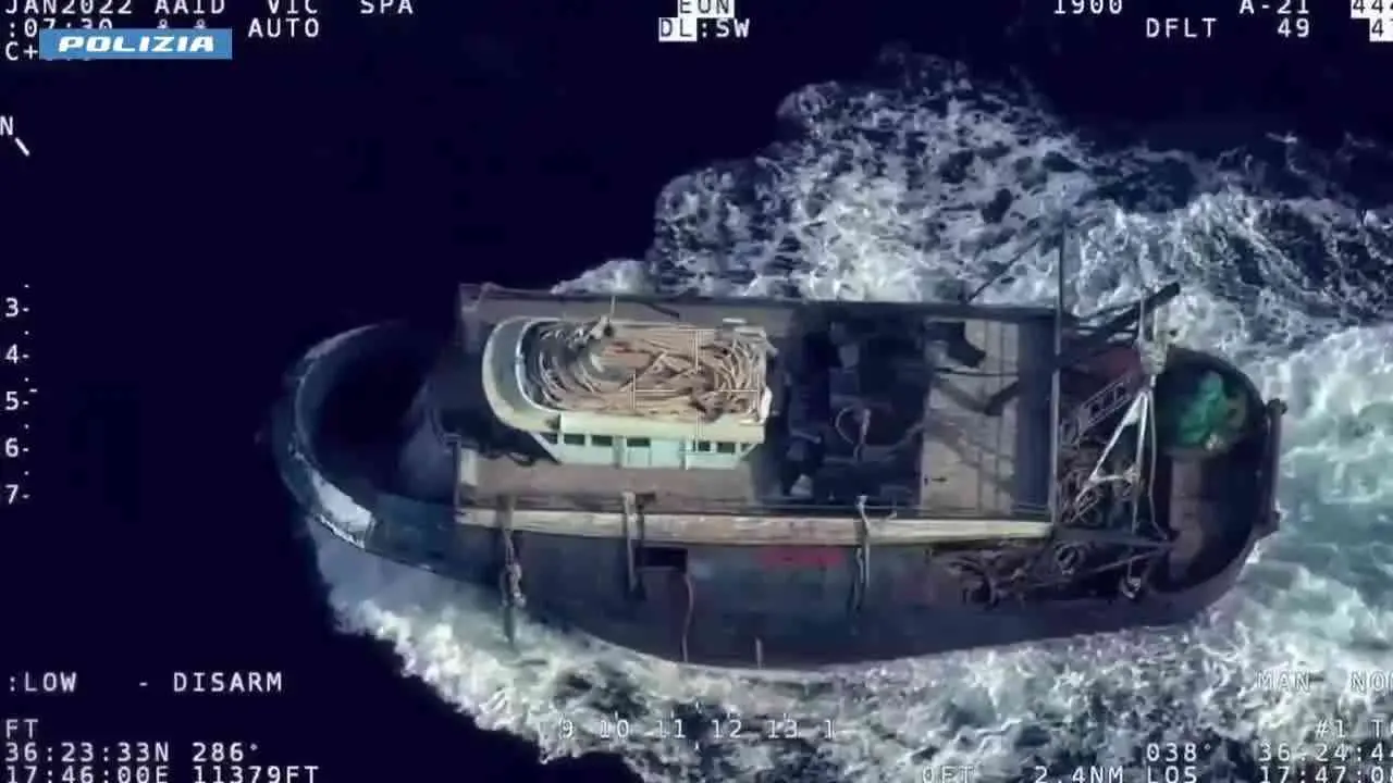 Maxi traffico di migranti, oltre duemila le persone trasportate per un giro d’affari di 10 milioni di euro\n