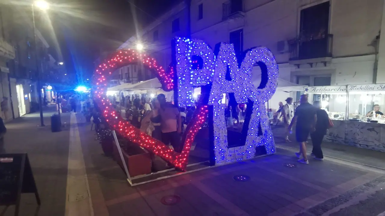 Paola, conto alla rovescia per la Notte Blu: spettacoli, aree food e giochi per i bambini