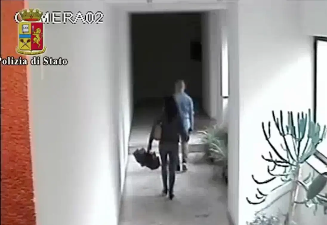 Furti e truffe agli anziani, la Squadra Mobile arresta due persone (VIDEO)