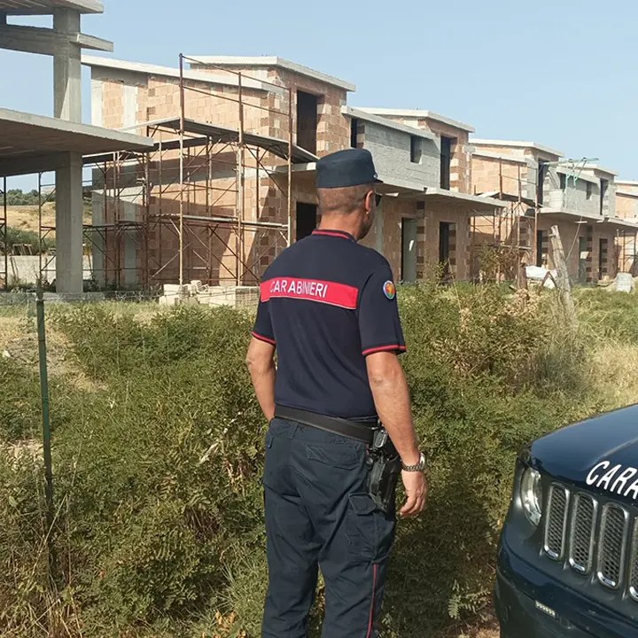 Sequestrati sette edifici per lottizzazione abusiva a Crosia
