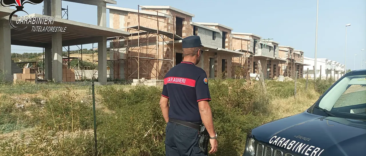 Sequestrati sette edifici per lottizzazione abusiva a Crosia