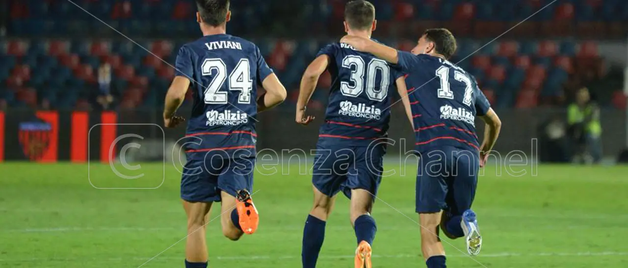 Catanzaro-Cosenza di domenica pomeriggio. Date o orari dalla 10° alla 19° di Serie B