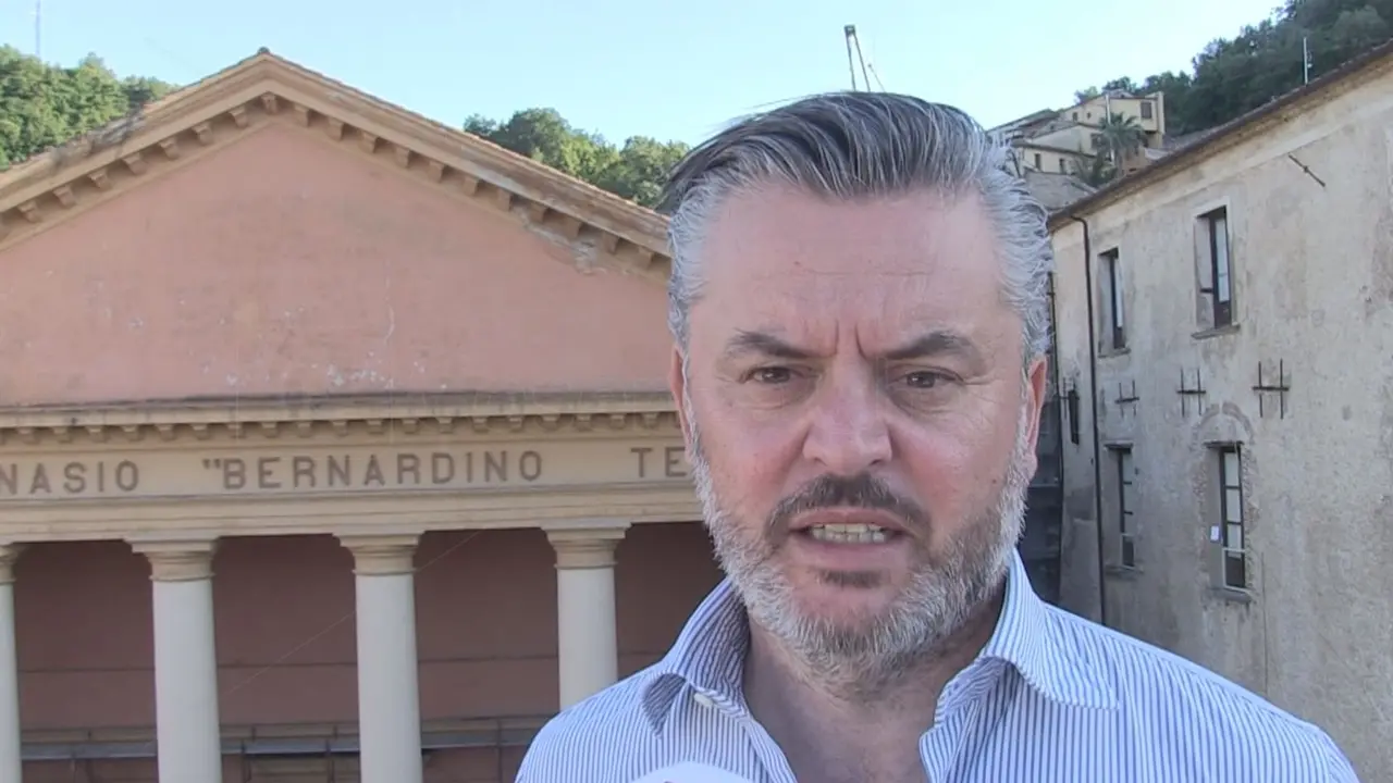 L'intervento | Giacomo Mancini jr: «La statua di mio nonno non si tocca»