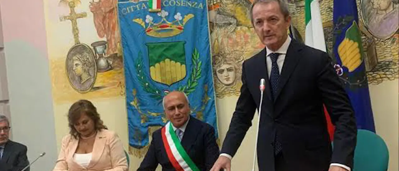 Cosenza, conferita la Civica Benemerenza al Questore Michele Maria Spina