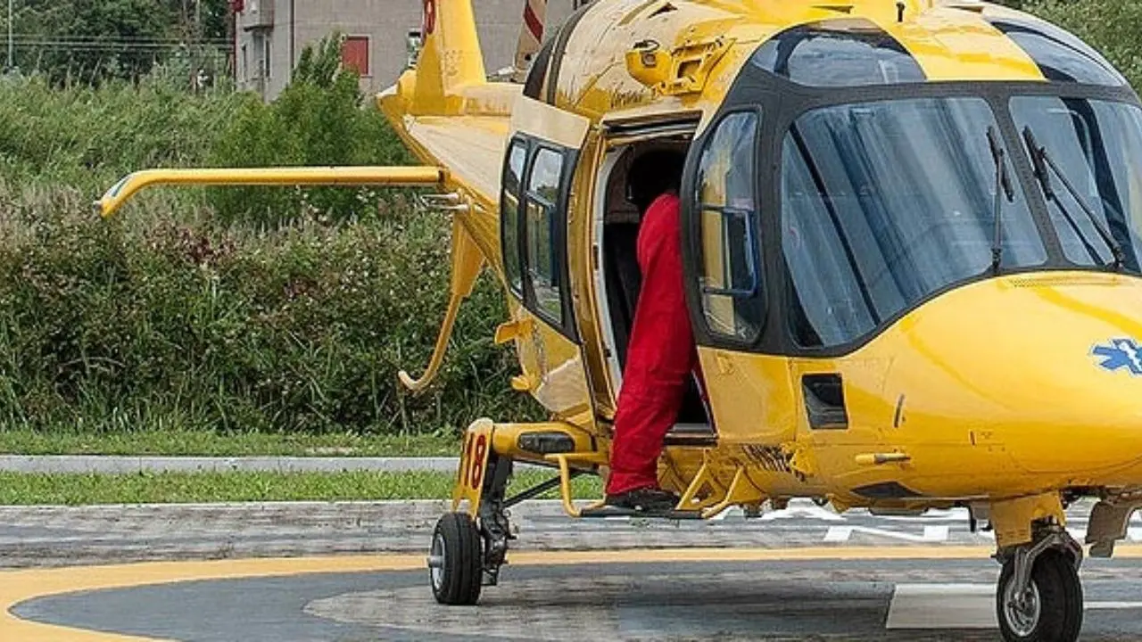 Incidente tra Acri e San Cosmo Albanese, auto sbanda e finisce in un burrone: gravi marito e moglie