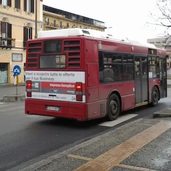 Cosenza, la denuncia di un lettore. «Piove nel bus Amaco. E poi ci chiedono di prendere i mezzi!»