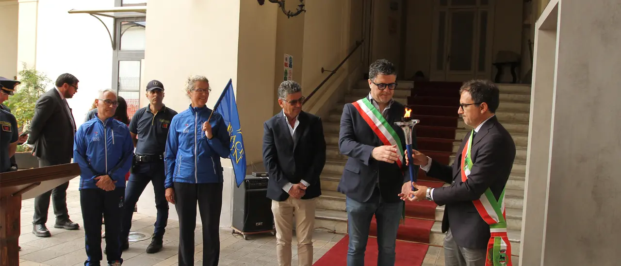 Accolta nel Palazzo della Provincia di Cosenza la “Fiaccola della Pace”