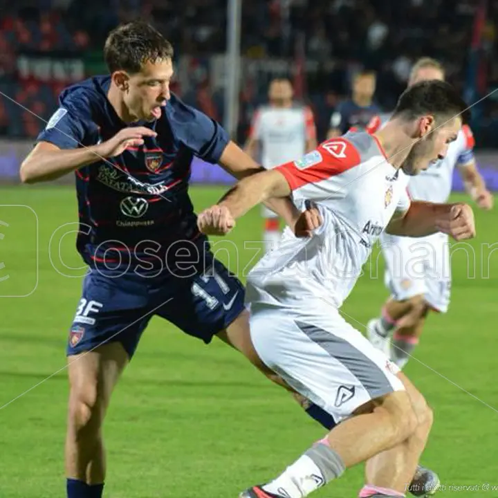 Cosenza, sirene dalla Serie A per il difensore Cimino