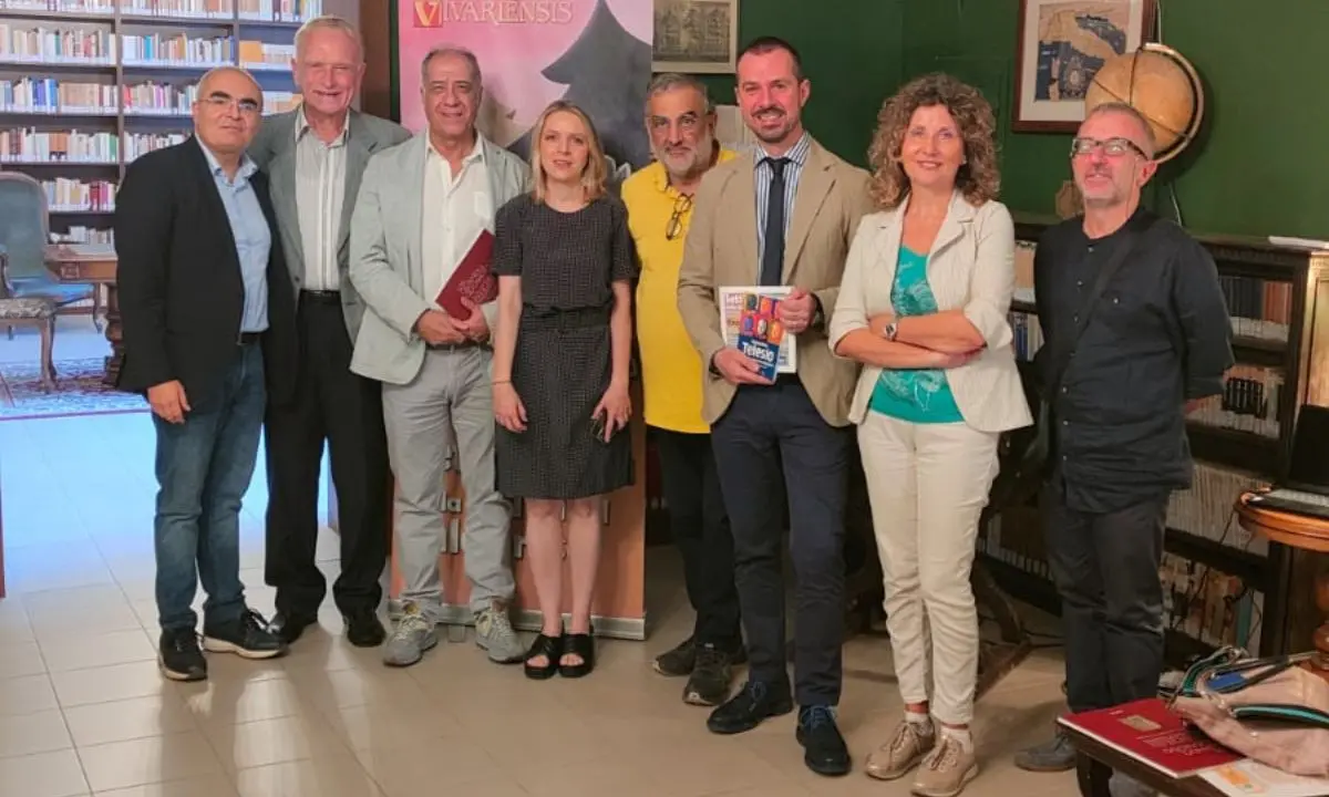 Il Liceo \"Telesio\" di Cosenza non dimentica: dal tributo allo storico De Leo alla scultura monito per l'umanità