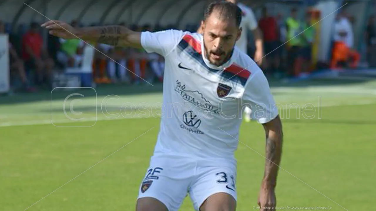 Luigi Canotto ko durante Cosenza-Ternana: ecco le sue condizioni