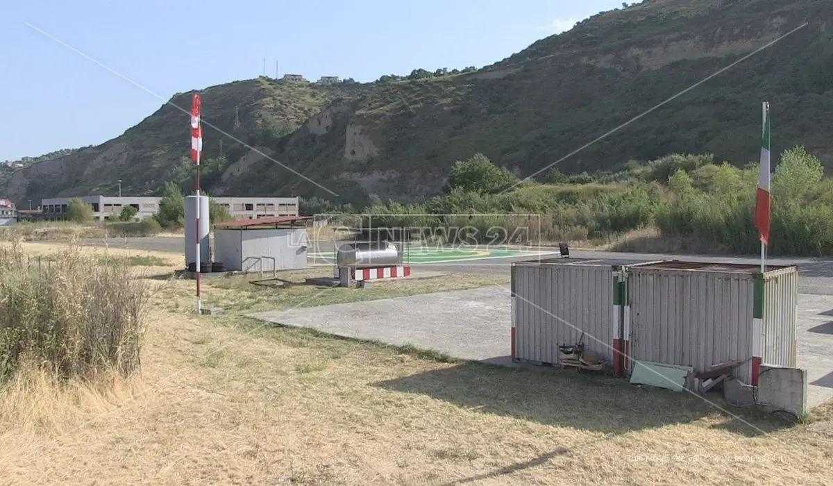 Dopo lo scippo dell'elisoccorso, il sindaco di Cosenza scrive a Occhiuto: «Voglio una spiegazione»