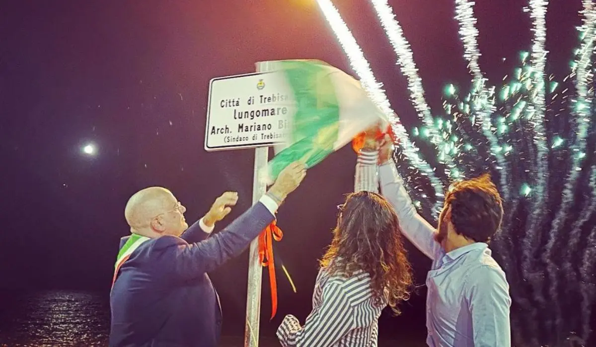 Trebisacce commossa e unita nel ricordo di Mariano Bianchi: Lungomare intitolato all'ex sindaco | FOTO