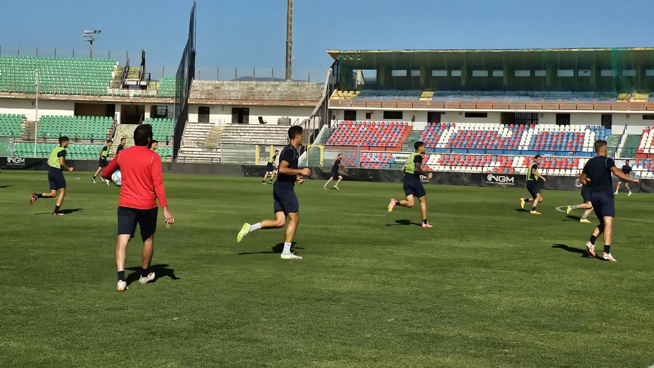 Cosenza, lavoro personalizzato per un attaccante. Tifosi soddisfatti in tribuna