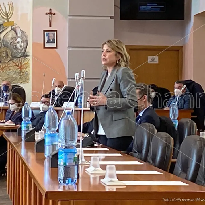 «Caruso smantella il campo largo a Cosenza e sceglie il trumpismo per tirare a campare»