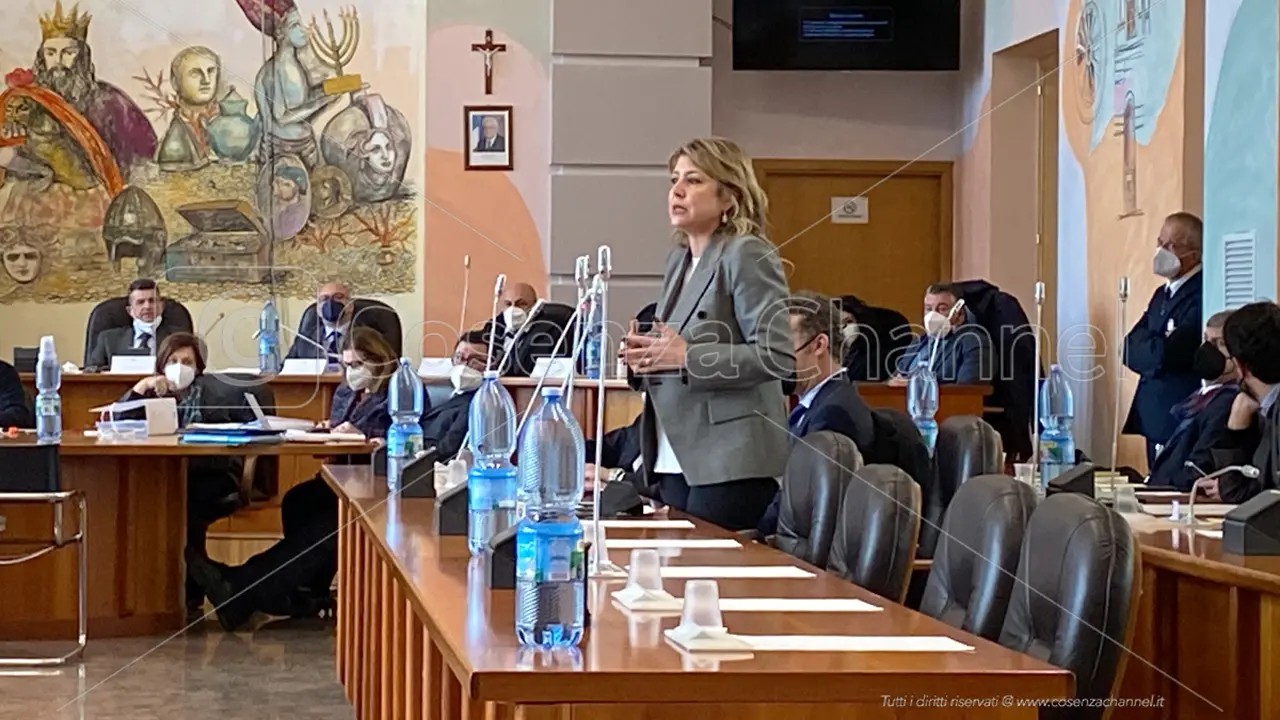 Viabilità Cosenza, Bianca Rende: «Attivare collegamenti fra est e ovest»