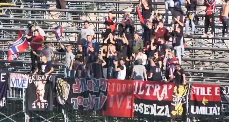 Siracusa-Cosenza, settore ospiti chiuso: divieto per i sostenitori rossoblù
