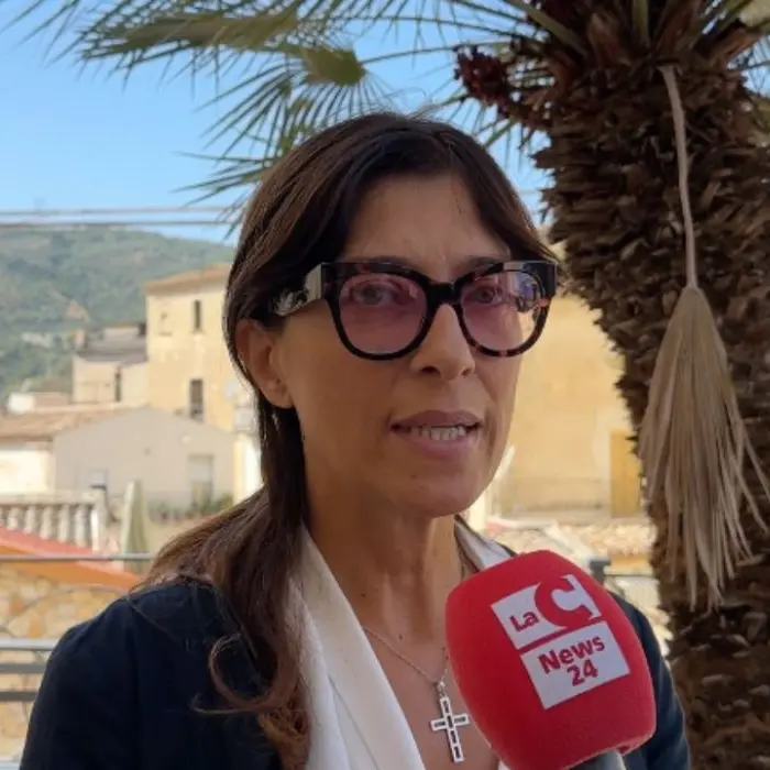Atti vandalici a Corigliano: scritte ingiuriose nel rione Falcone