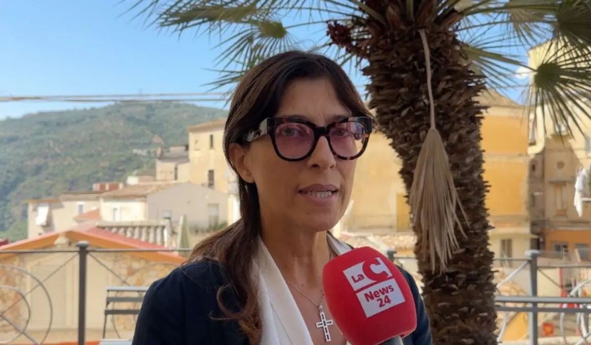 Atti vandalici a Corigliano: scritte ingiuriose nel rione Falcone