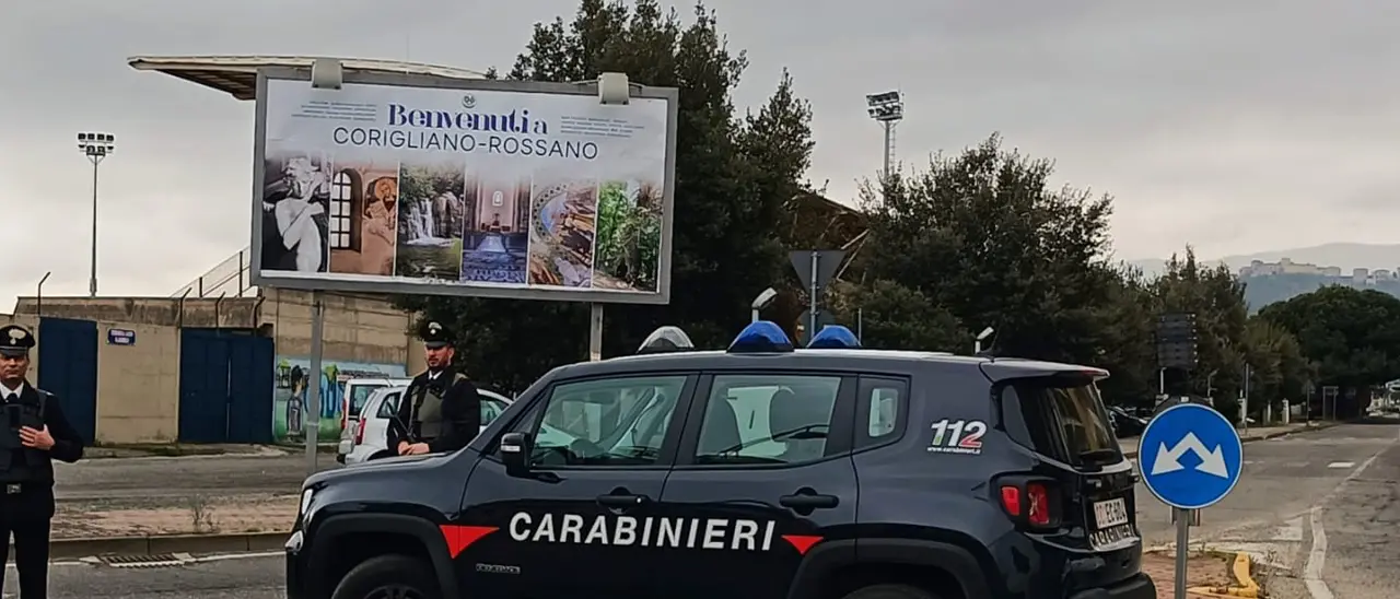 Schiavonea, giovane trovato con un taglio alla gola: caccia all'aggressore