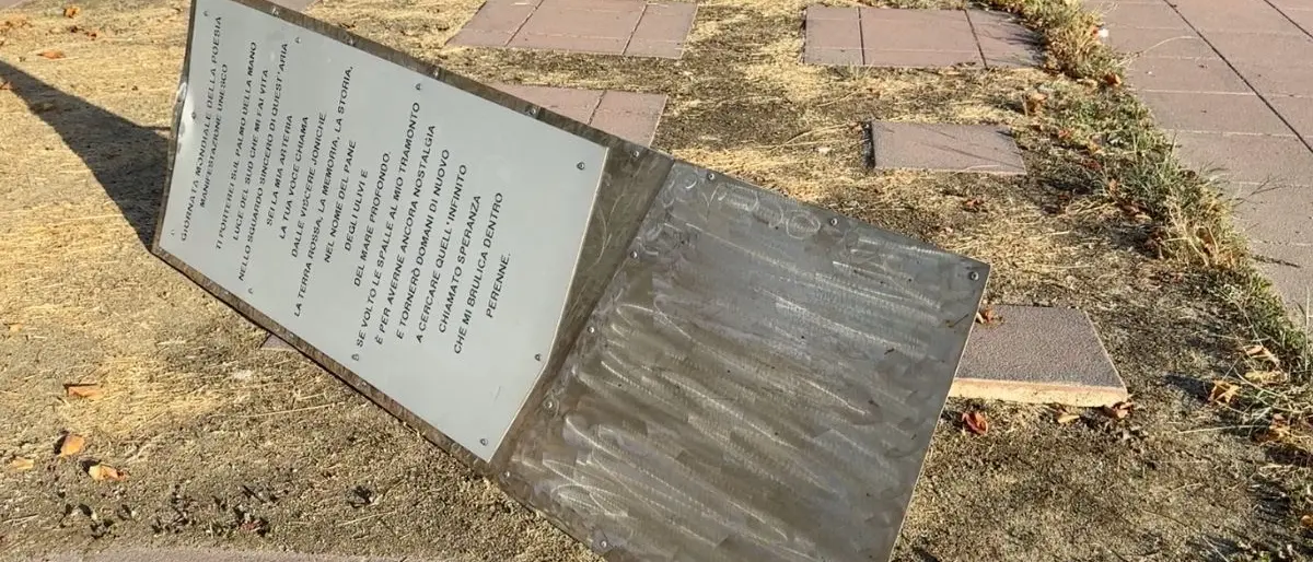 Corigliano Rossano, atti di vandalismo minano la bellezza artistica della città unica