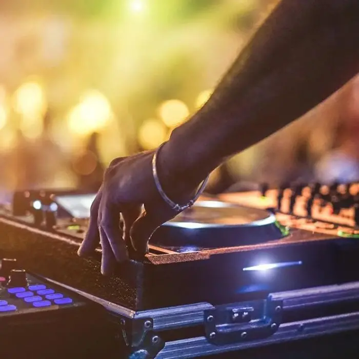 «La 'ndrangheta di Cosenza imponeva la security da San Lucido a Praia a Mare». Ecco chi accusa il pentito Greco